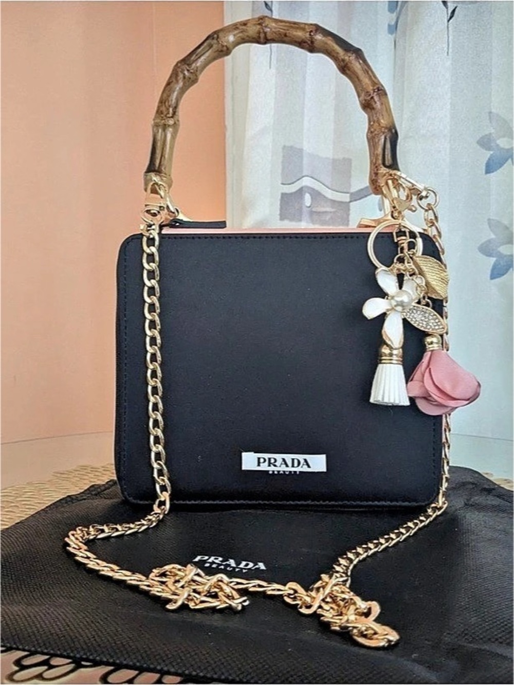 Prada - Picture 3 of 9